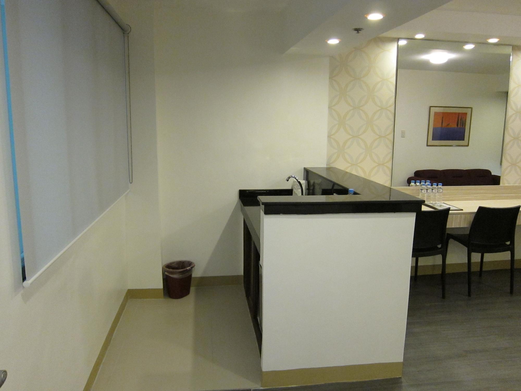 The Charter House Hotell Makati City Exteriör bild