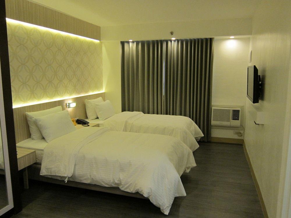 The Charter House Hotell Makati City Exteriör bild