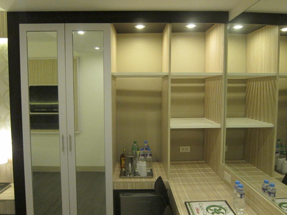The Charter House Hotell Makati City Exteriör bild