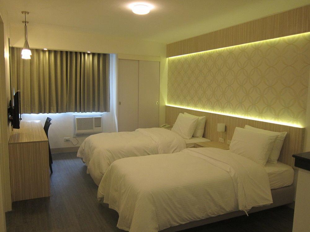 The Charter House Hotell Makati City Exteriör bild