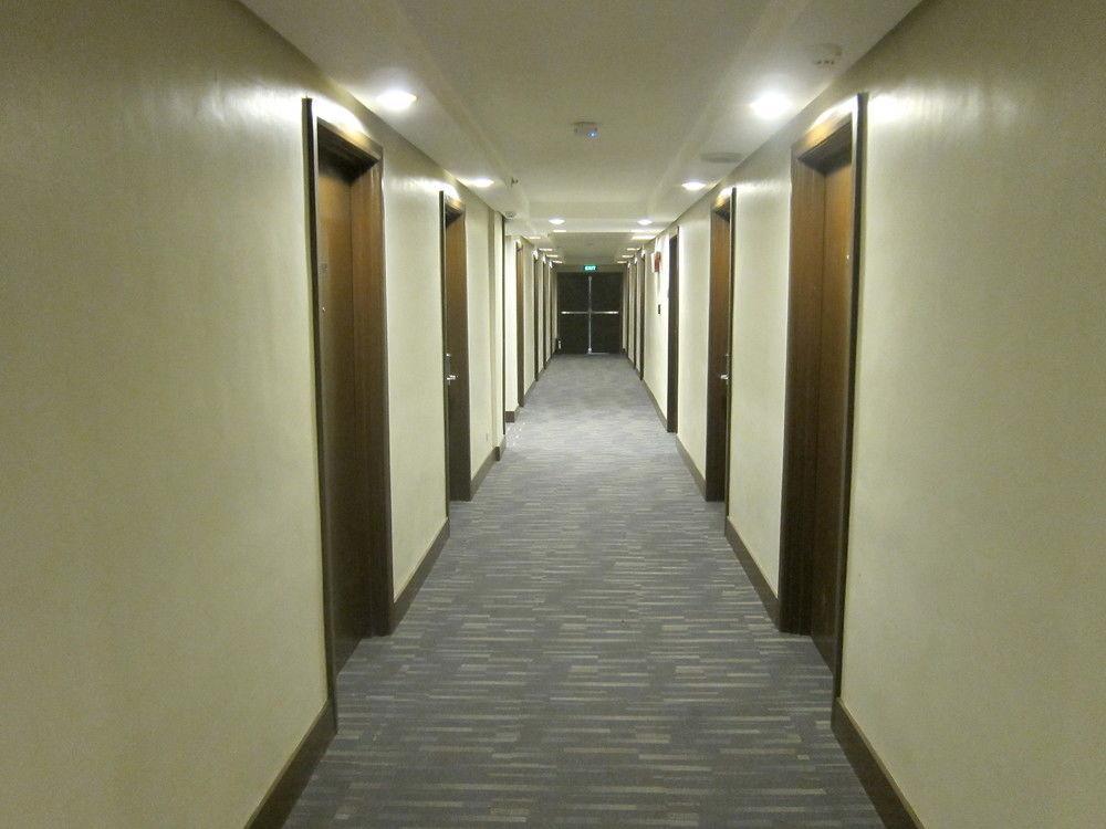 The Charter House Hotell Makati City Exteriör bild