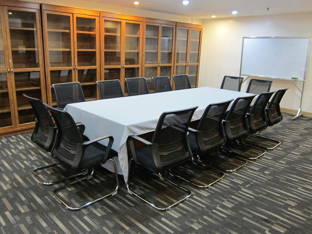 The Charter House Hotell Makati City Exteriör bild