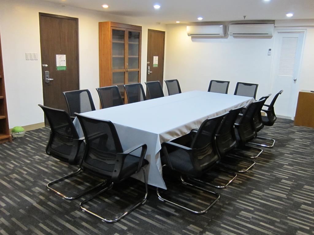 The Charter House Hotell Makati City Exteriör bild