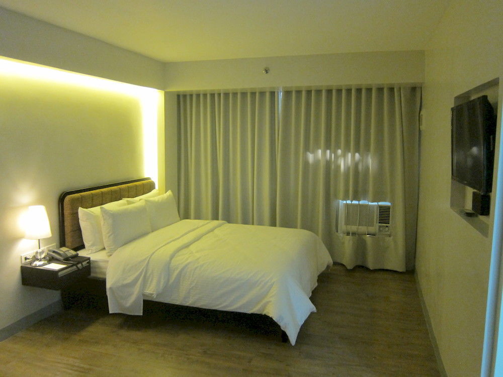 The Charter House Hotell Makati City Exteriör bild