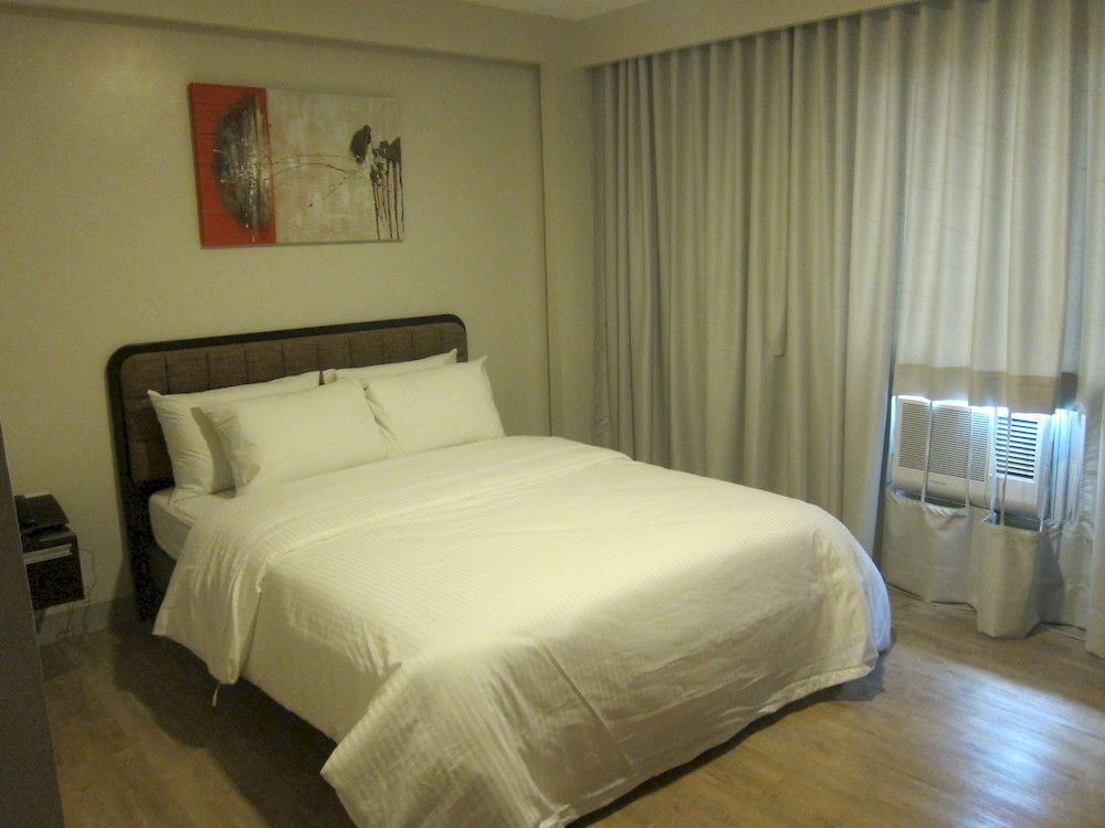 The Charter House Hotell Makati City Exteriör bild