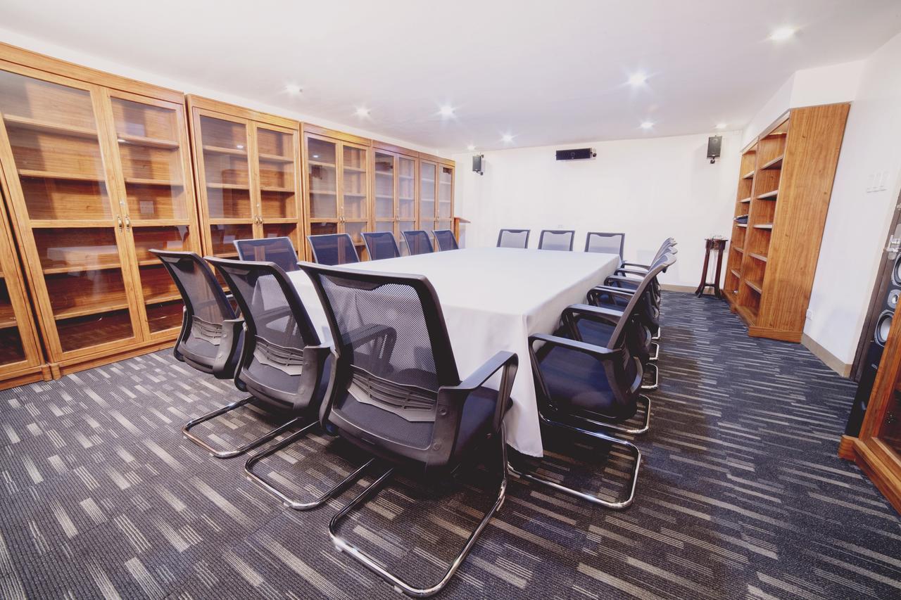 The Charter House Hotell Makati City Exteriör bild